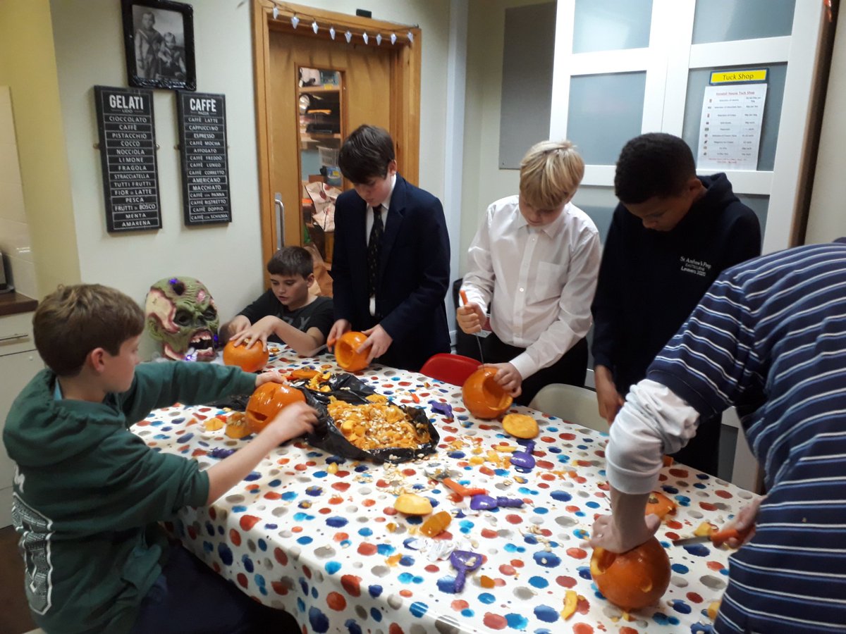 Kendall Shells busy pumpkin carving @TeddiesOxford