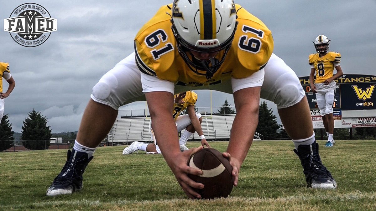 FAMED_Media's tweet photo. Attention To Detail. #FAMED #WalkerValley #Football https://t.co/pUkSb3whI3