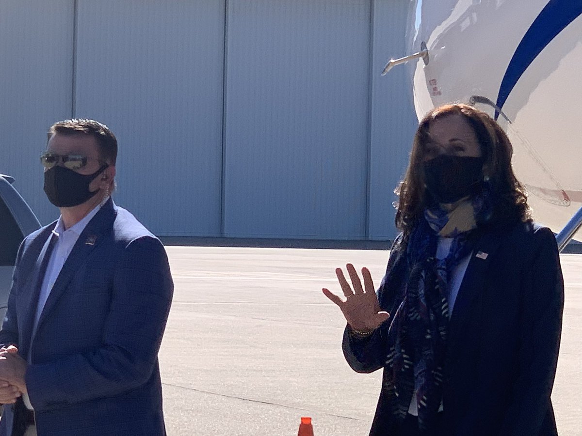 gromerjeffers's tweet photo. .@SenKamalaHarris lands in Fort Worth. No boots for the Cowtown folks. White Chucks with 2020 logo. She’ll rally supporters at a Fort Worth Church. https://t.co/ueFs1M9tPR