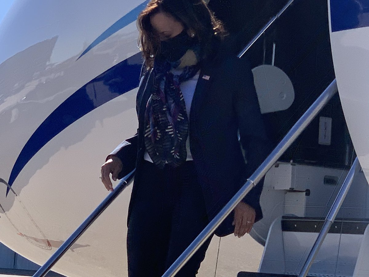 gromerjeffers's tweet photo. .@SenKamalaHarris lands in Fort Worth. No boots for the Cowtown folks. White Chucks with 2020 logo. She’ll rally supporters at a Fort Worth Church. https://t.co/ueFs1M9tPR
