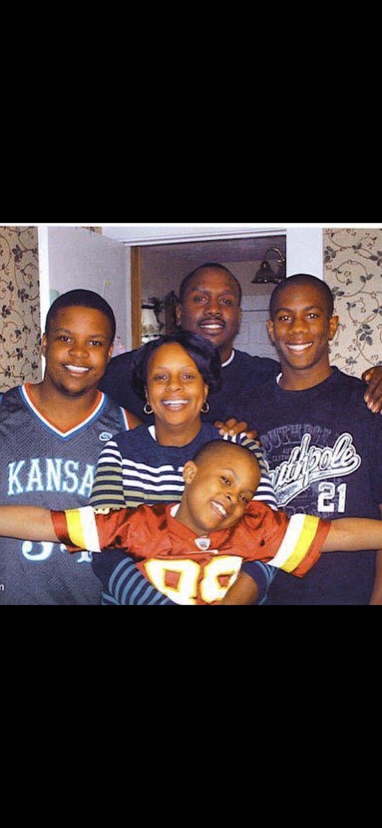 GasSkywalker's tweet photo. Rest In Peace to one of the realest. If your wondering were I got my smile or just my genuine enjoyment of life it’s because of her. Thank you mom for helping me become the man I am today. #RIPLMC https://t.co/L65mWC7WOo