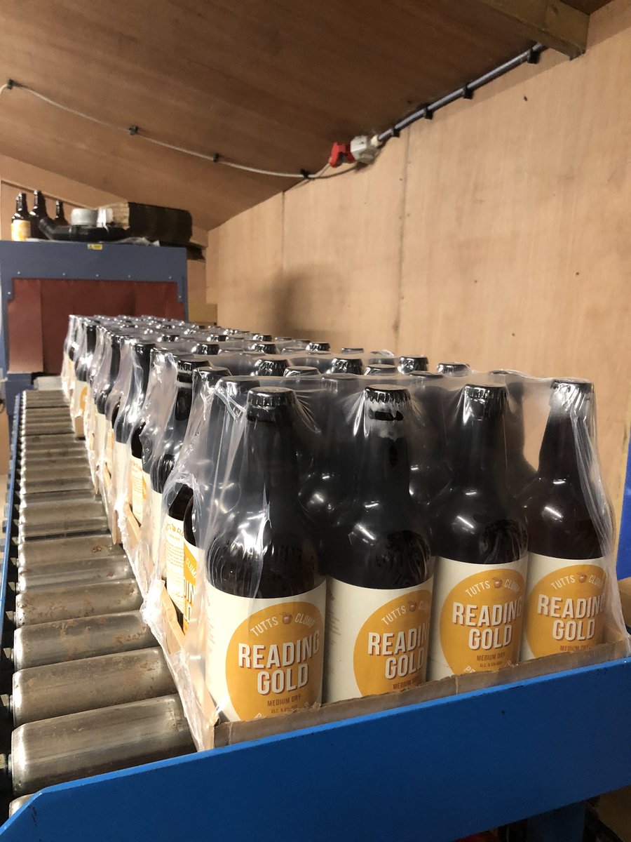 tuttsclumpcider's tweet image. Another 960 bottles of #ReadingGold done this afternoon 😊 #essentialsupplies #supplychain #propercider
