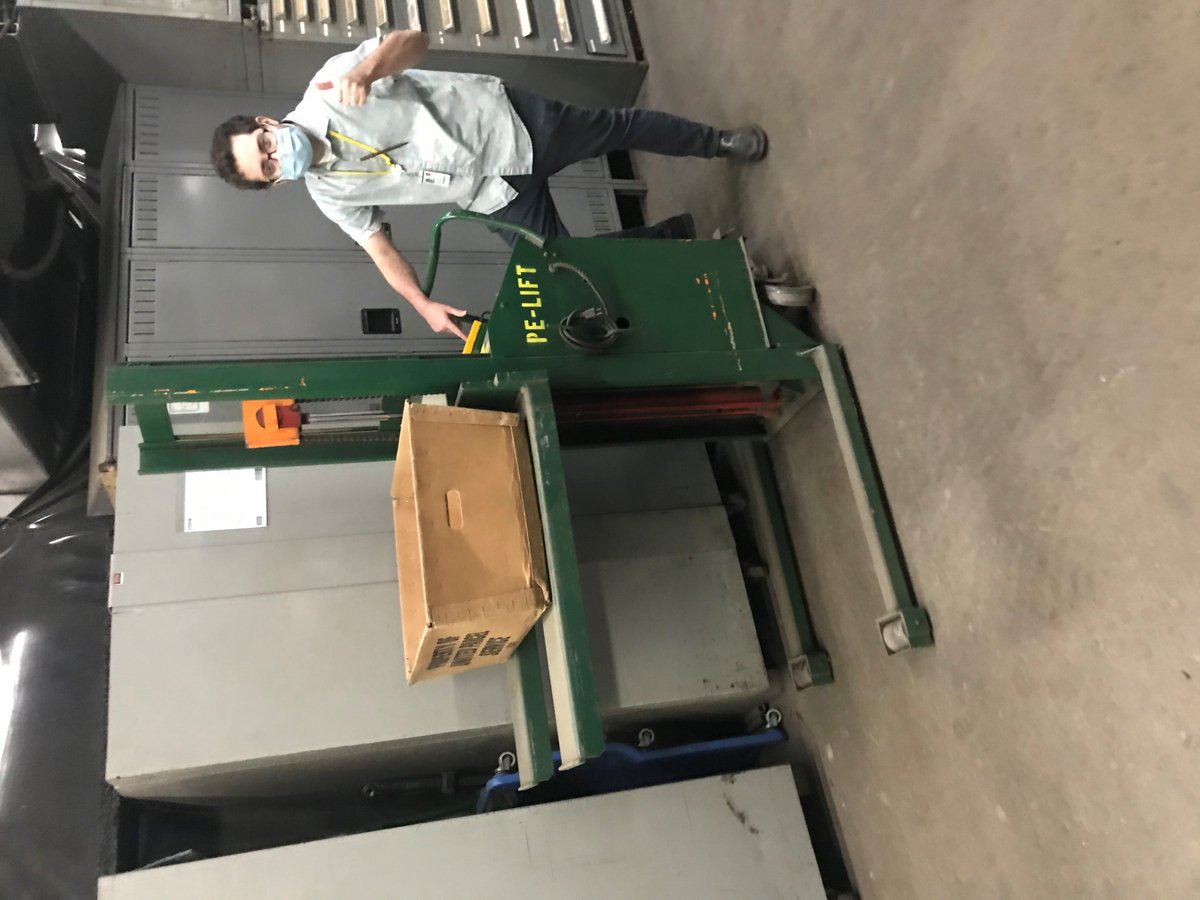 UPS_CTBaSE's tweet photo. Remember when lifting and lowering to always use available equipment. Here you can see of supervisor Eddie making use of the lift. #NEDoctober2020takeaway @safetyfirstNED @NortheastBaSE https://t.co/8WUdPseKAG