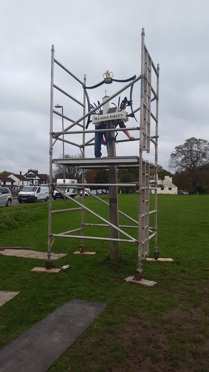 TDResidents's tweet photo. Our #WestonGreen sign is getting a new post https://t.co/FpGKz3Qca2