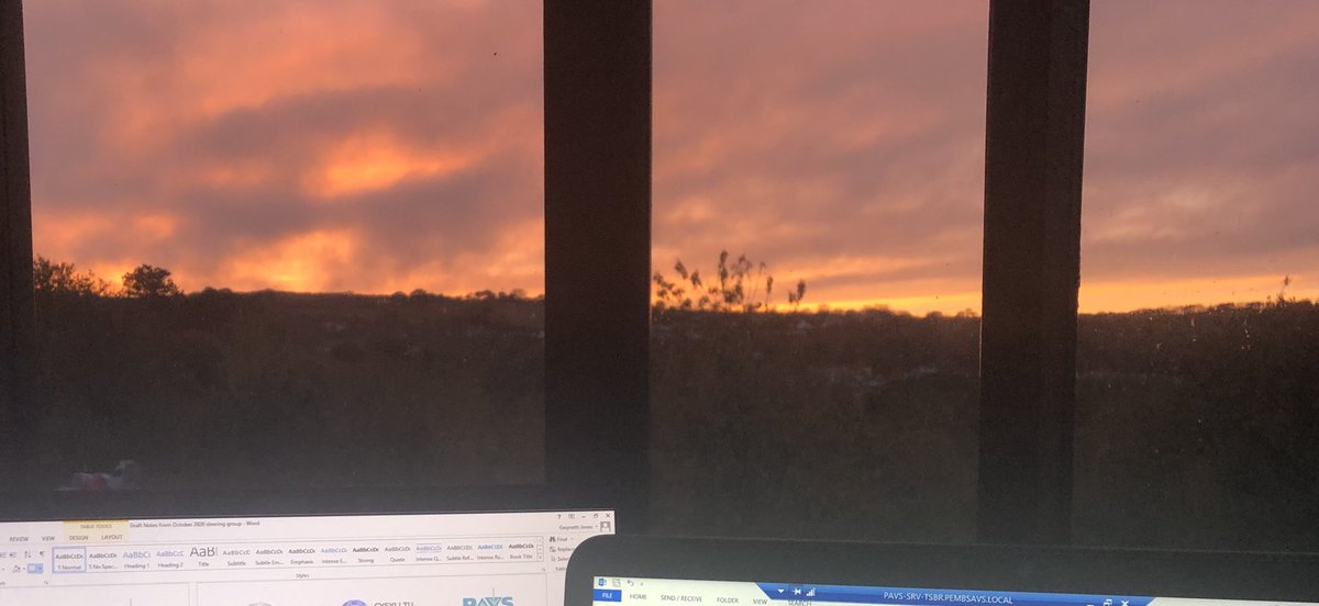 CCPembs's tweet photo. Lovely sky this afternoon. Just need to finish writing up notes from meetings then it's the weekend and to get outside walking whatever the weather #somuchtowrite #fridayafternoon #weekend https://t.co/KR4uLCCuf5