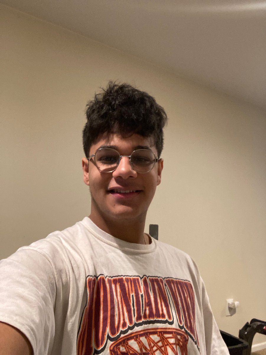 mvhsclassof2k21's tweet photo. Senior Jonathan Misdary dresses up for #wildcatspiritday in a Mountain View tee! https://t.co/7jQC6pxMh2