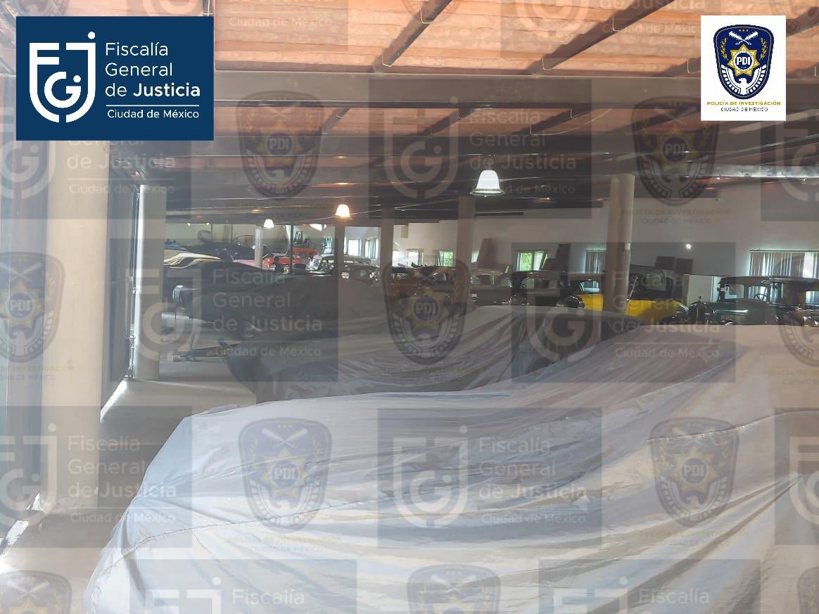 ErnestinaGodoy_'s tweet photo. Como parte de una investigación contra un ex servidor público de la pasada administración, llevamos a cabo, con @Fiscalia_Mor, un cateo en Tequesquitengo, Mor.  @PDI_FGJCDMX aseguró 41 autos clásicos, tres acuamotos, una cuatrimoto, una motocicleta, y una lancha. https://t.co/j1QQECIVXO