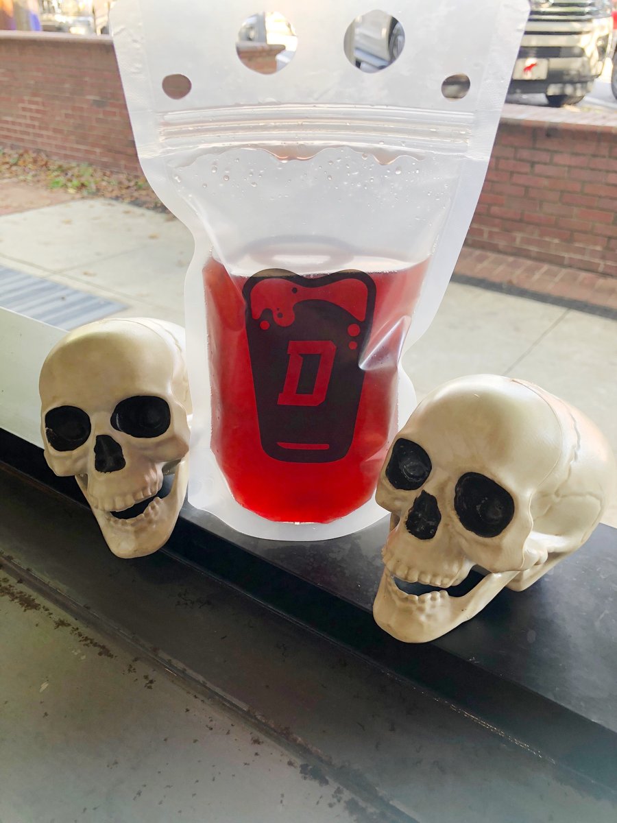 TheDailyDraft1's tweet photo. This weekend, visit our to-go window for all treats--no tricks! 🎃

👉10/31: We're giving away candy to ALL kids in costume! 

👉And a fang-tastic new treat: A Vampire's Blood cocktail! (See FB for details.)

#thedailydraft #halloween #downtownwoodstock #woodstockga https://t.co/GiAgfuYVYL
