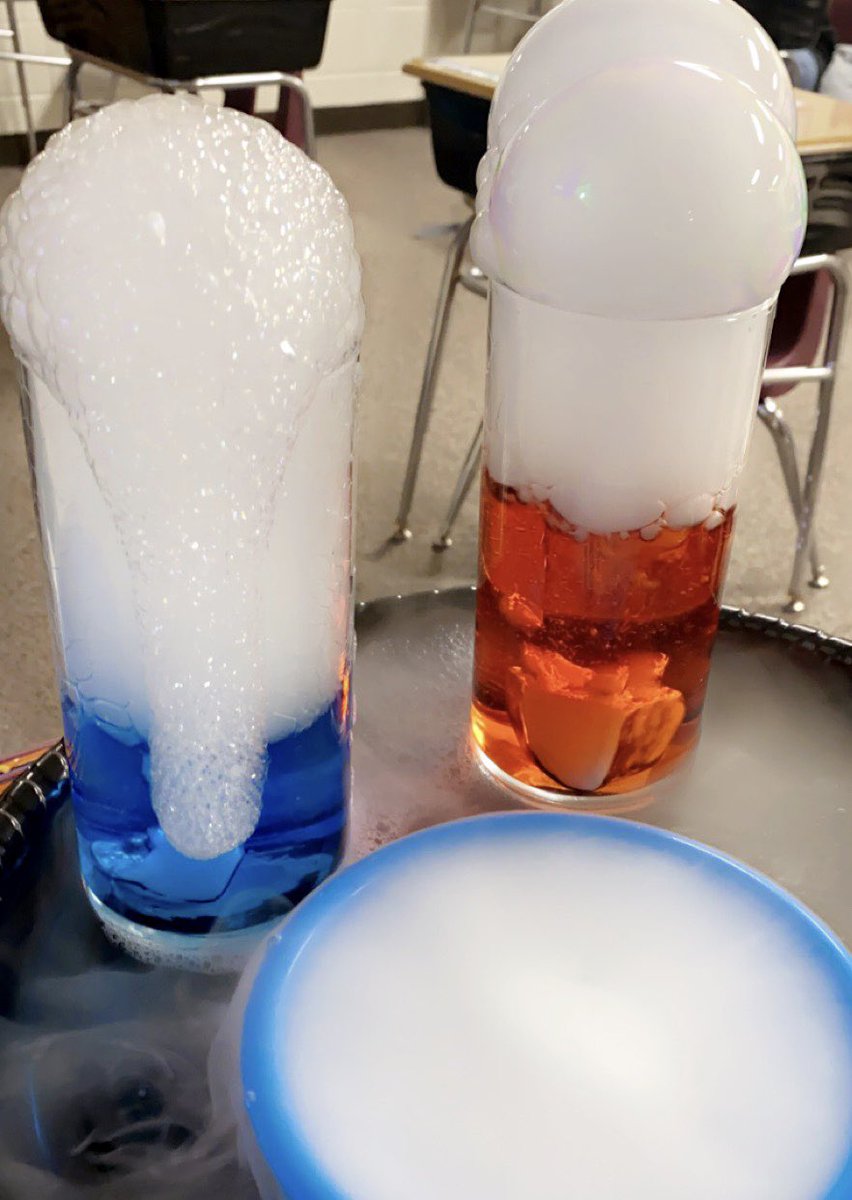 MissCaraG's tweet photo. This year wouldn’t be the same without some Dry Ice Experiments 🧪 #dryice #welovescience #chemicalmagic @Chelsea_Tigers https://t.co/PF5K9C5Zfi