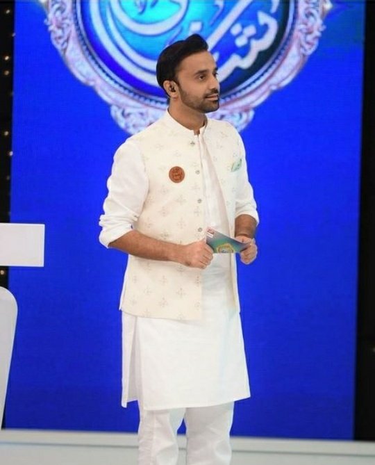 ifrajaved14's tweet photo. #QuizSegment
#ShaneMustafa
@WaseemBadami https://t.co/4YIRnkQqV0