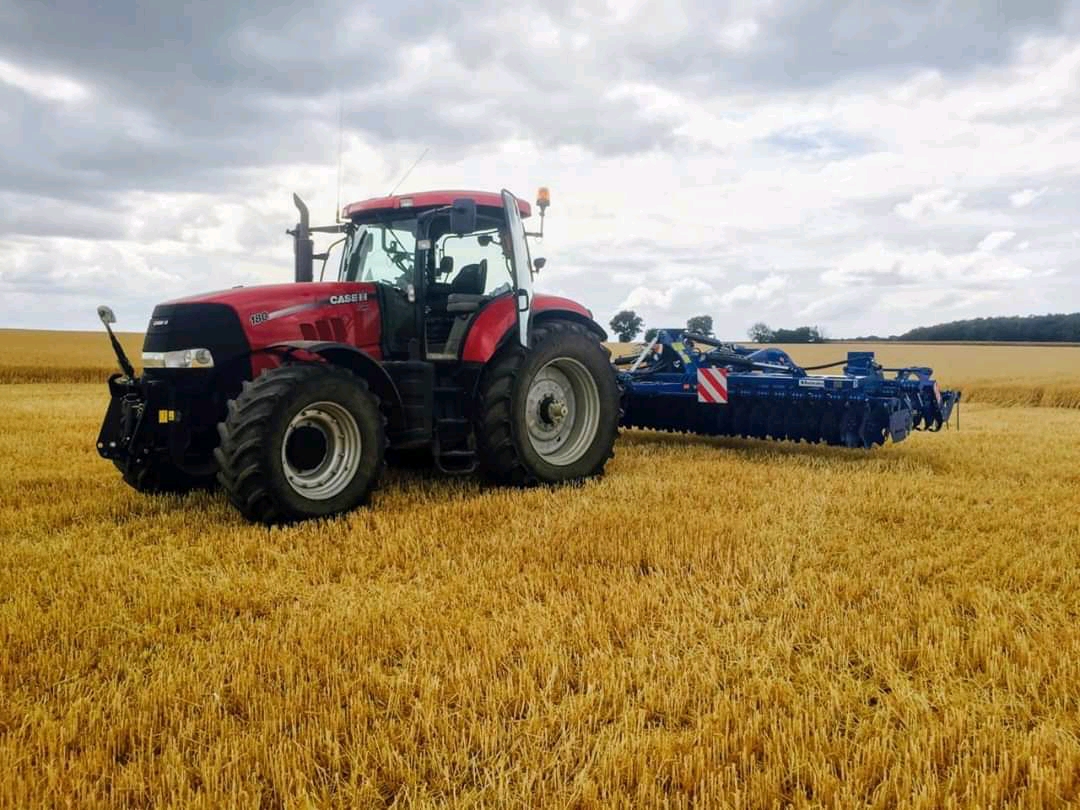 Rolmako's tweet photo. Rolmako U 693 compact disc harrow, ready to start working in the stubble.
https://t.co/B2QbvtGVXS
https://t.co/kmAjTToQ0c
https://t.co/SaHy1BXotD
https://t.co/rsaxca6gfd
https://t.co/Fdhm4iPsBd
#rolmako #discharrow #diskharrow #agriculture #agriculturalmachinery https://t.co/9ZmFKaEKqn