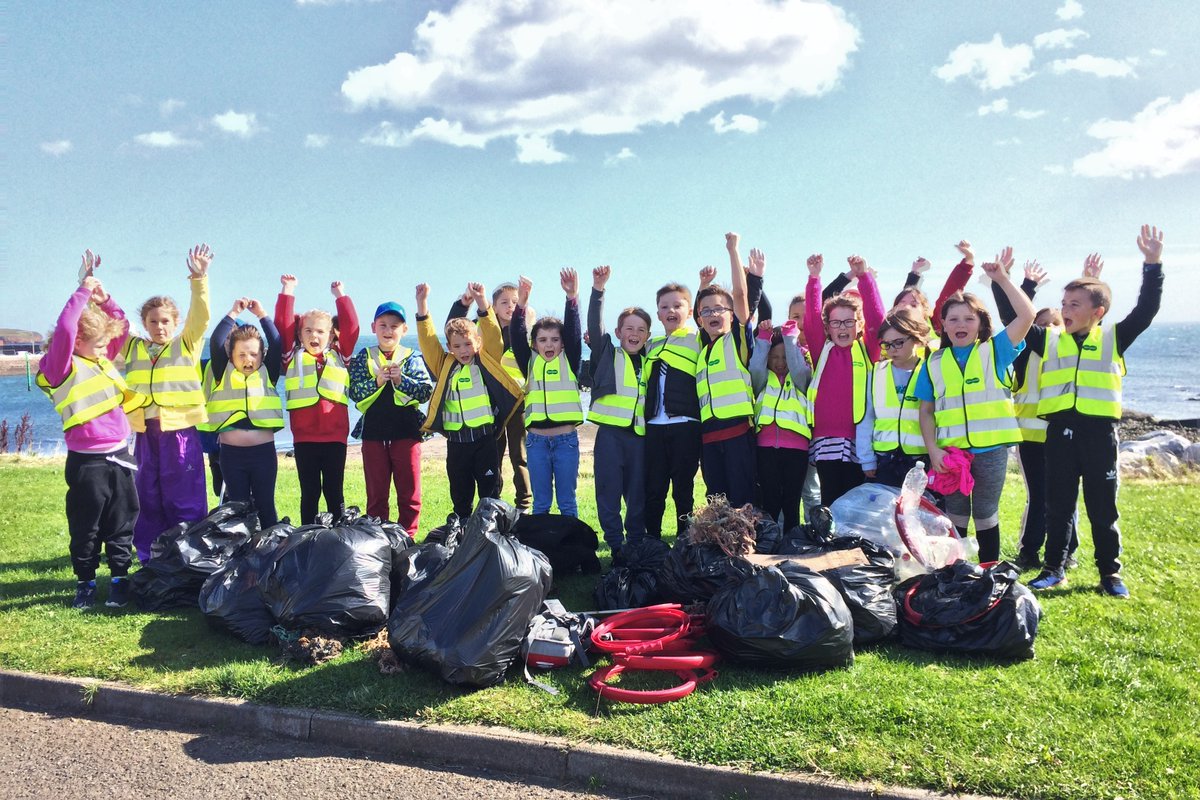 TTPTnortheast's tweet photo. @LittoralArt It was an incredible day for it. Thanks to all the @LadyloanPS teachers for helping coordinate all the #LitterCUBES workshops and beach clean sessions last year! https://t.co/x93H31YIPE