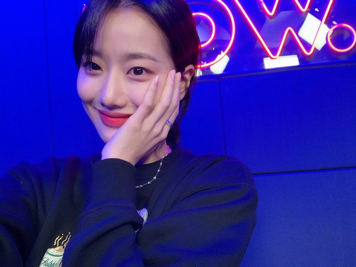 APRIL_DSPmedia's tweet photo. [#나은]
보기만 해도 기분 좋아지는 울 낭니💙
이번 주 어벤걸스는 보쇼로 만나요💫

#APRIL #에이프릴 #이나은 
#네이버NOW #어벤걸스 https://t.co/jUOhFVeYcc
