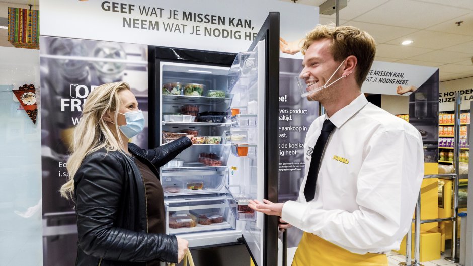 adformatie's tweet photo. Jumbo opent solidaire koelkast tegen probleem van stijgende armoede https://t.co/msgun7lzxZ #jumbo #openfridge #armoede https://t.co/Xvz3K9zRql