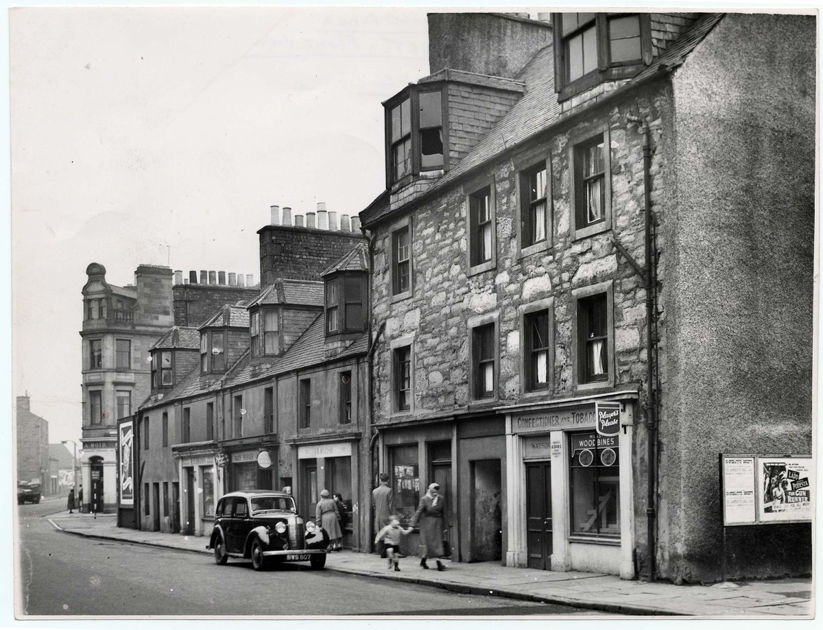 Here is a view of the Old High Street in Perth circa 1955 looking towards St. Catherines Road. This is now the location of the Thimblerow Car Park.
#ExploreYourArchive Ref: ACC08-46-343 https://t.co/ZNcoHFHQFB
