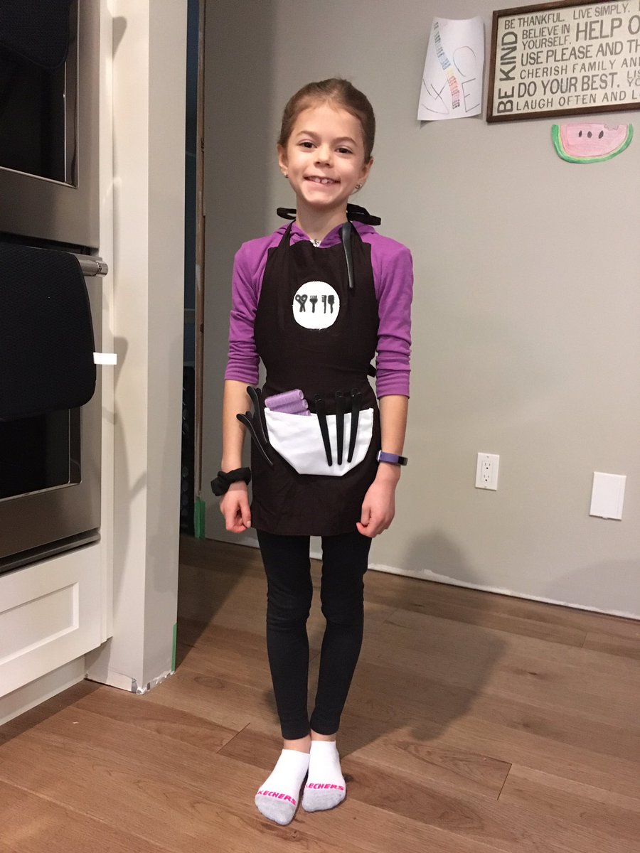 Halloween Dance-a-thon here they come! Thing 2 and the hairstylist are ready! So blessed to be a part of such an AMAZING school community! Thank you <a href="/HolyRosaryM/">Holy Rosary, Milton</a>! A whole week of Halloween 🎃