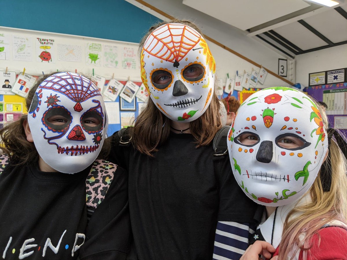 haddington_prim's tweet photo. #diadelosmuertos Day of the Dead masks in P 7A. https://t.co/kFz7saq2lX