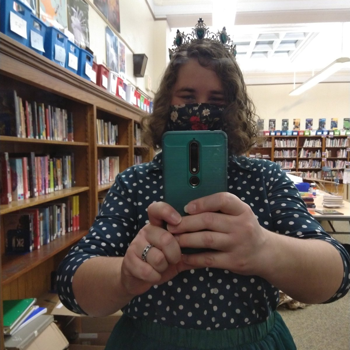 EmdenLit's tweet photo. Dis you dress up today? Share a selfie below! I have some giveaways for Hartem students! #StagsRead #StagsHaveFun https://t.co/zDVnEDJje5