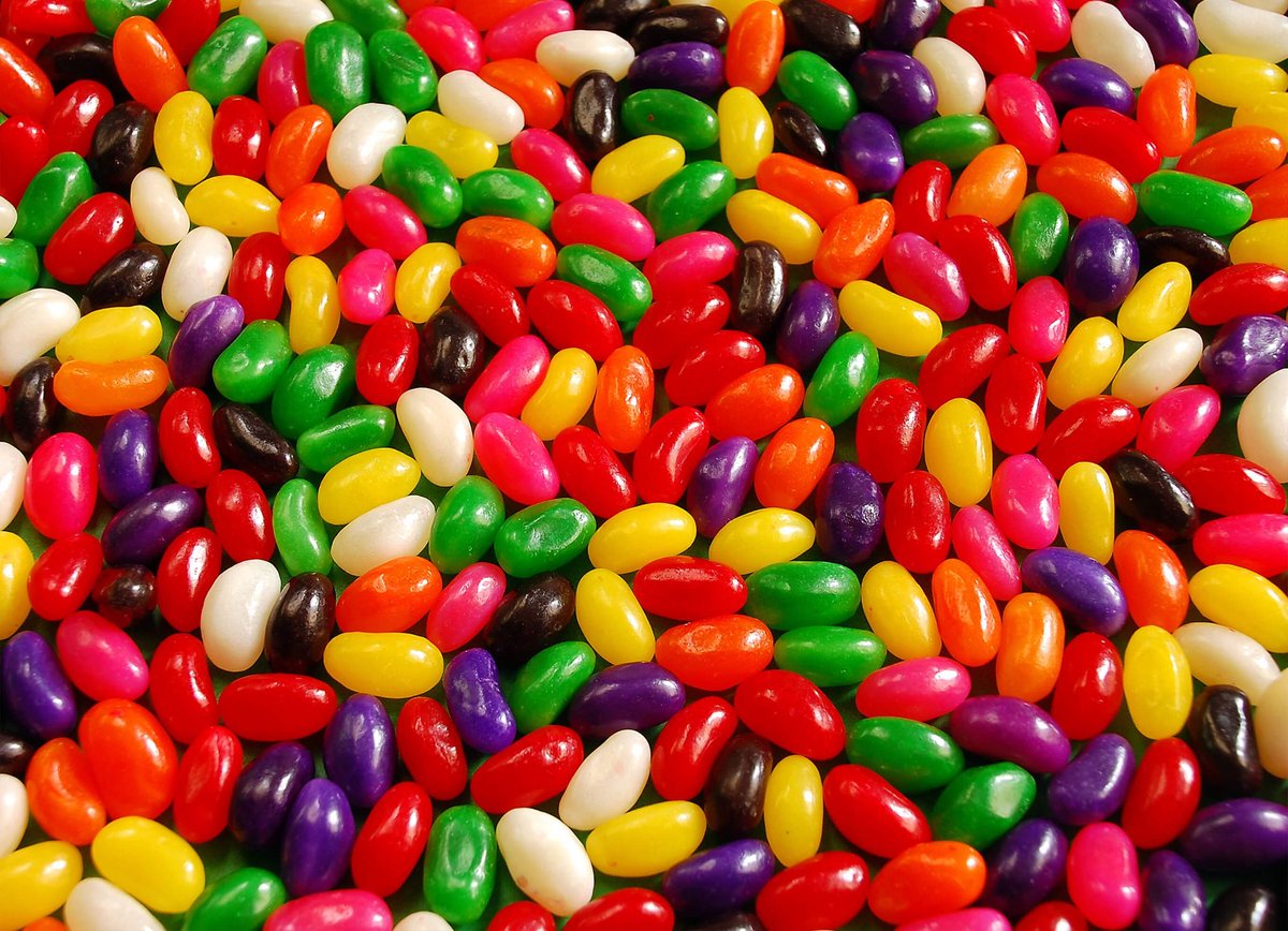 bonus: chris evans himselfhe didn’t say on jimmy kimmel what candy he gives which is very rude considering I have been working on this thread for the last 2 days but I’m going to assume jelly beans