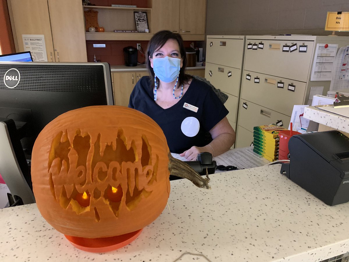 DiamondTrailPS's tweet photo. Happy Halloween from the office! 🧡💎🐉 https://t.co/XixsJBjafz