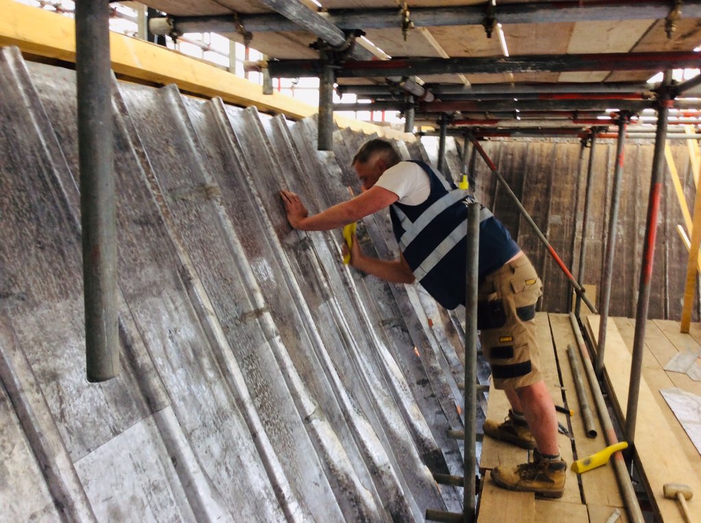 bevminster2's tweet photo. @Bev_Minster Master Craftsman Matt Jones forming hollow lead rolls on the Lesser South Transept Roof Project.@messengerbcr @MidlandLead @Calderlead @HeritageFundNOR @DMP_Surveying @GenealogyBeech @GenealogyBeech https://t.co/mJBy7xojNi