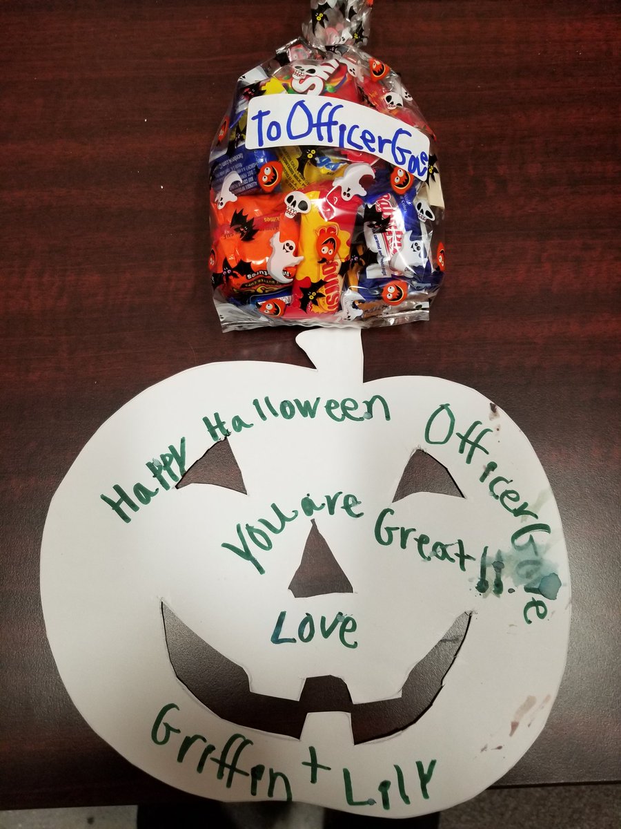 dmgve35's tweet photo. This made my week. After all the hard times the world is going through,  gestures like these make things great.  Thank you to my little friends.  #blessed https://t.co/UwS9ftva78