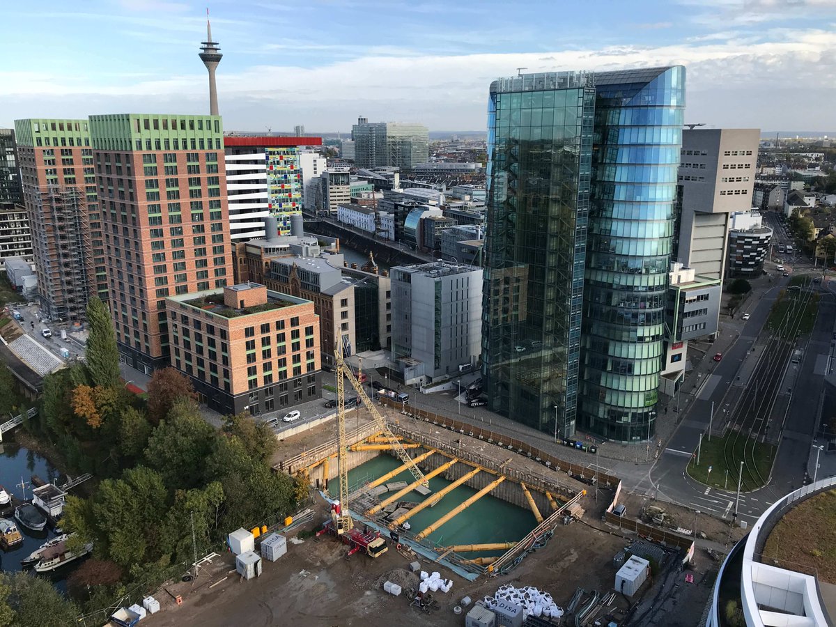 HPPArchitekten's tweet photo. PROJECTS: Mit modernsten Methoden wurde innerhalb von nur 24 Stunden die Betonsohle der Baugrube unter Wasser gegossen. Fotos: © IQ Real Estate GmbH
#HPPArchitekten #HPPArchitects #wood #hybrid #C2C #cradle #TheCradle #CircularEconomy #Duesseldorf #IQRealEstate #construction https://t.co/d8S8iFbo6t