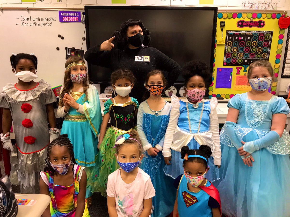 kdurrence_tce's tweet photo. 🎉TCE says BOO to drugs!🎉 #TCEistheplacetobe #RedRibbonWeek2020 #SayNoToDrugs🚫 #costumes @LibertyCoSchool @Tigers_TCE @MrsVickiDavis @CreekMfloyd @Tamela_TCE @kellyedgington5 https://t.co/T9zahSIgL0