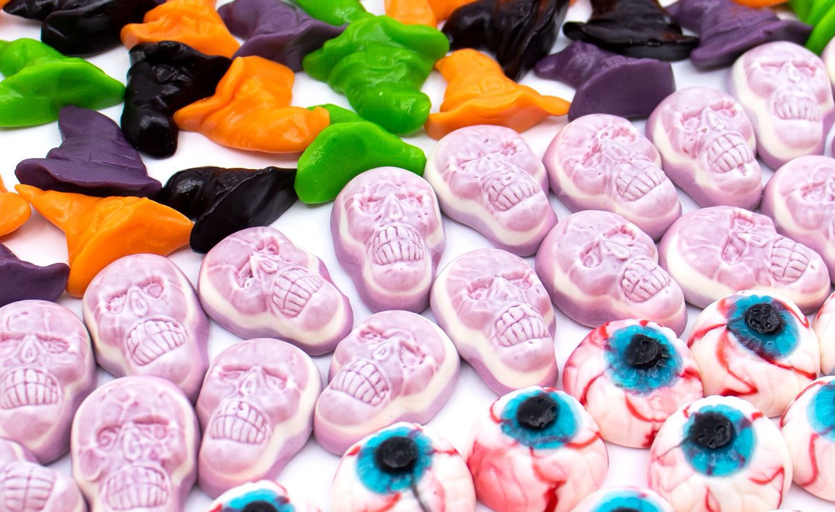 ilovecandy_ng's tweet photo. Best thing about Halloween is the  Candy of course!! 😀

#Halloween #HalloweenCandy #I❤️🍭 #ILoveCandy #Candy https://t.co/1fxsvqkXZB