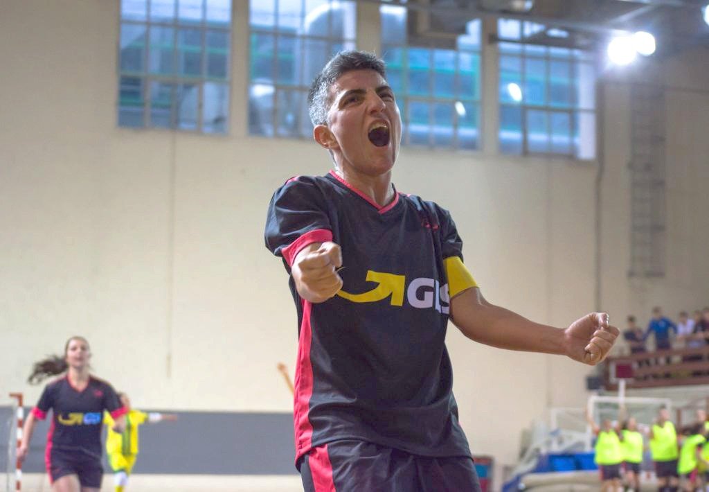 GLS_Spain's tweet photo. ¡Seguimos apoyando el #deporte! La agencia 322 de #Orense Sur patrocina desde 2014 al equipo de #futsal femenino de 1ª división @cidadeasburgas ⚽ ¡Su compromiso, esfuerzo y cercanía nos llenan de inspiración! 🤩 #GLSWeDeliver #Galicia #fútbolfemenino https://t.co/5nRWjiW1Tr