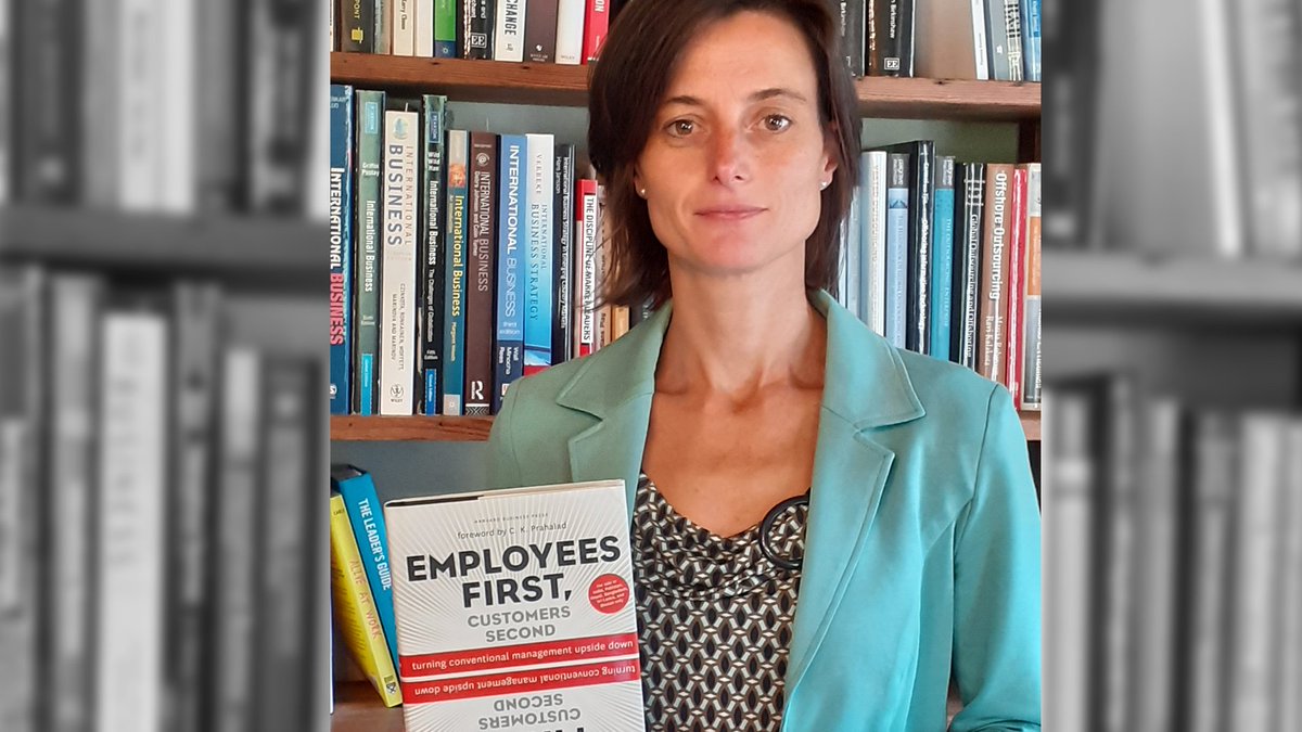 Vlerick's tweet photo. For this #BookonFriday, #Vlerick professor Carine Peeters has chosen Employees First, Customers Second by Vineet Nayar. >> https://t.co/obhWkt6MFB
#OAWeek #iloveopenscience #VlerickLibrary https://t.co/QmmANtxxwA