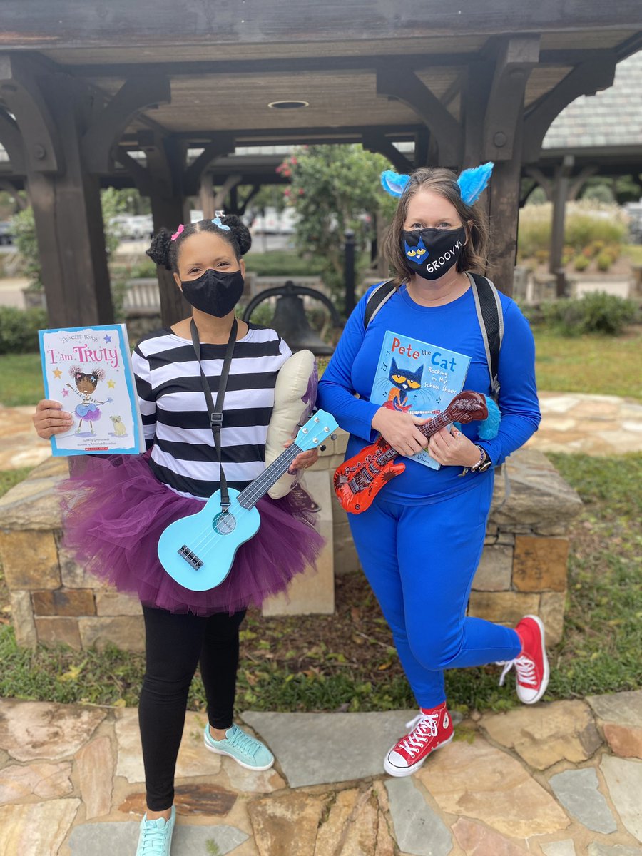 Princess Truly &amp; Pete the Cat ready to sing and dance with you! <a href="/GreenawaltKelly/">Kelly Greenawalt</a> <a href="/thepetethecat/">Pete the Cat</a> #trinitylearns #whimsy #leadwithhappy