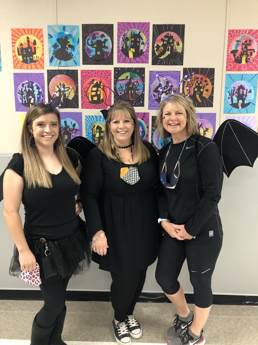 hvefletcher's tweet photo. It's a "batty " day in 3rd grade as we say "boo!" to drugs!!#lifeisgoodathve https://t.co/1nF4pSD2Za
