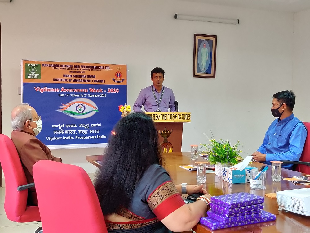 Ongc_Mrpl's tweet photo. Shri Lakshmeesha Bhat, GM - Vigilance administered the integrity pledge. Shri Rudolph Noronha, GM - CC rendered the vote of thanks. #VigilanceAwarenessWeek2020
#CVCofIndia
#vigilanceweek2020 #VigilanceAwarenessWeek #VigilantIndiaProsperousIndia https://t.co/bW1d6oEQsJ