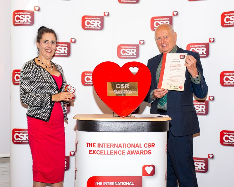 BrollyMarketing's tweet photo. Brolly Marketing Associate, Nicola Ryall &amp; her team @RyallMarketing were delighted to win an award at the CSR International Excellence Awards last week at the London Waldorf Hilton hotel!

They won the award for Best Small Business - congratulations! #CorporateSocialResponsbility https://t.co/Fz8BChE35N