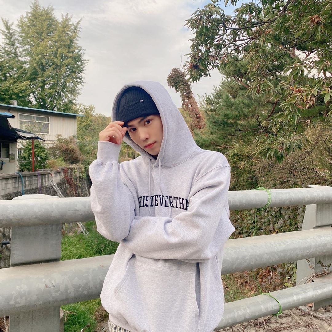 Limerence_w_998's tweet photo. 보고싶다 라키 야 💕💕💕 https://t.co/gdcxHnFbnL