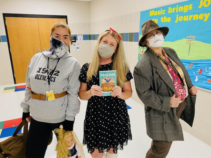 Storybook character day at Davis Elementary. We rock "Matilda". <a href="/DavisElemRCISD/">DavisElemRCISD</a> <a href="/dfulwood/">Doug Fulwood</a>