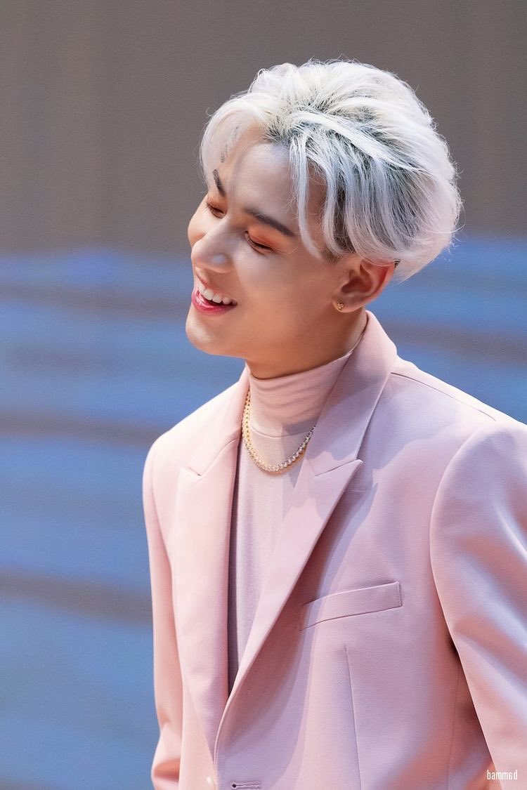 Blonde Bambam lives in my mind rent free; a thread #MAMAVOTE  #got7  @GOT7Official