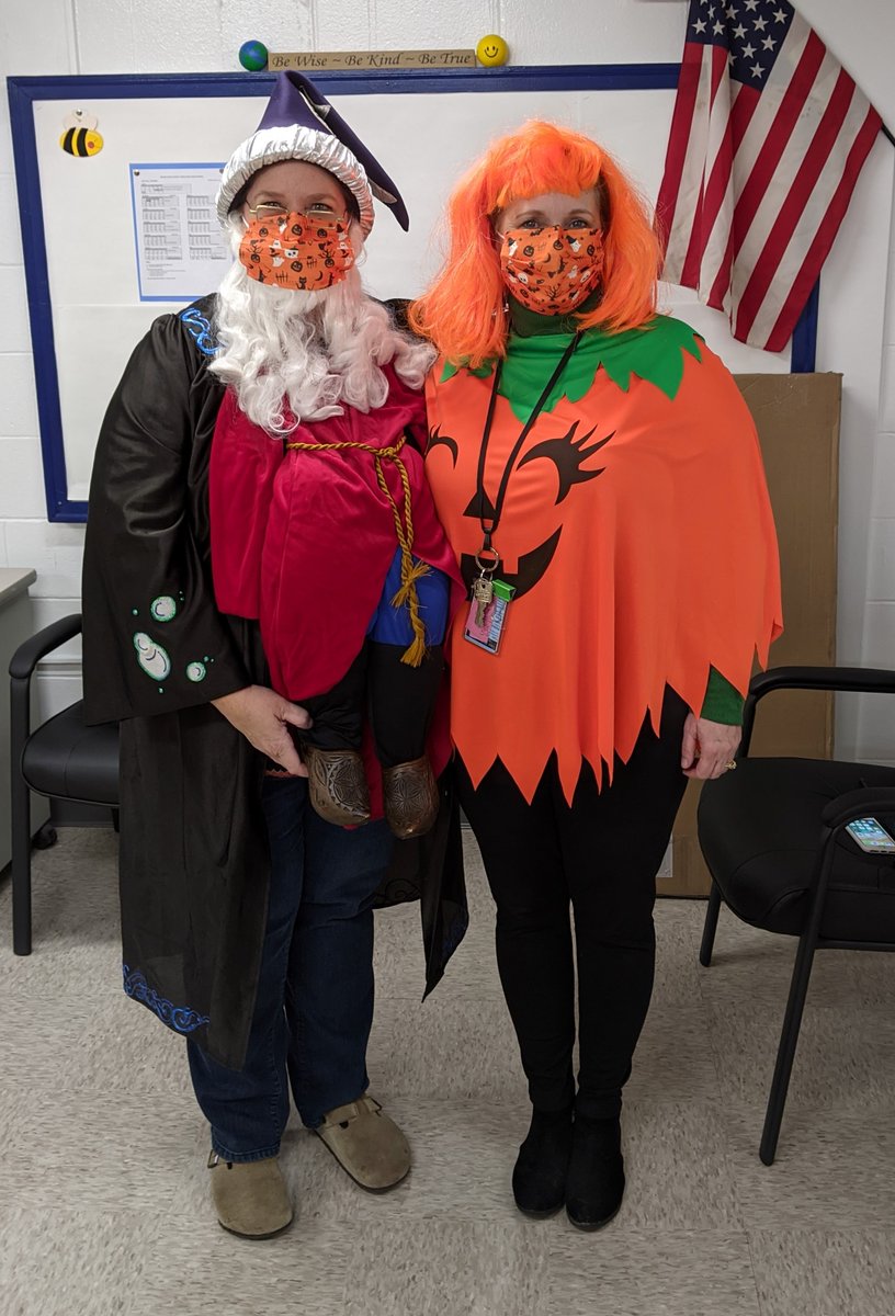 School Spirit Day at MD! Happy Friday! <a href="/NASHUASCHOOLS/">NashuaSchools</a>  #nsd42