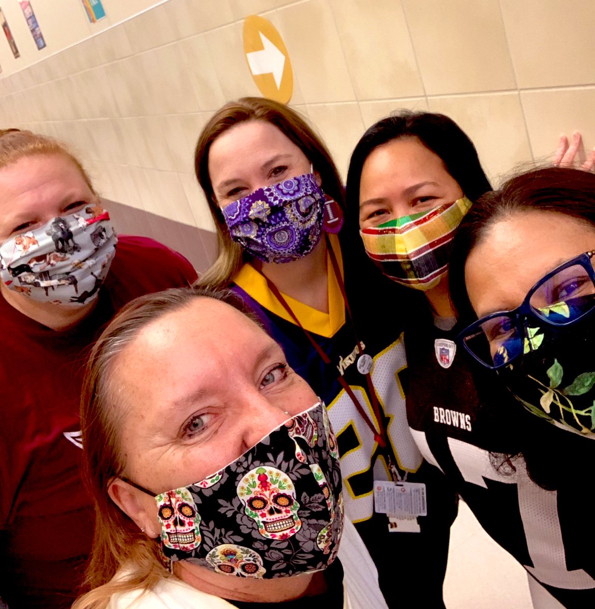 miri1168's tweet photo. Team spirit! Team up against drugs! Who is your favorite team? #RedRibbonWeek2020 @ottobobcats https://t.co/vxwR3u4iRl