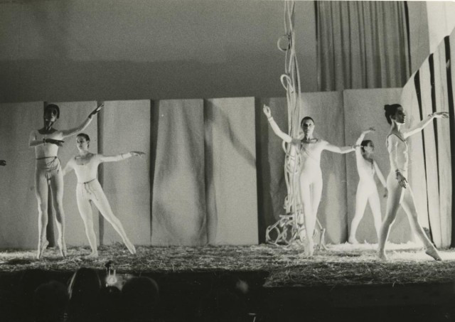 #DANSA El @cdmae_it incorpora el fons de la ballarina de dansa clàssica i coreògrafa d'avantguarda Consol Villaubí, fundadora del Ballet Experimental de l’Eixample de Barcelona 👉 https://t.co/NVJ5skps1g https://t.co/nRnYmA3nxh