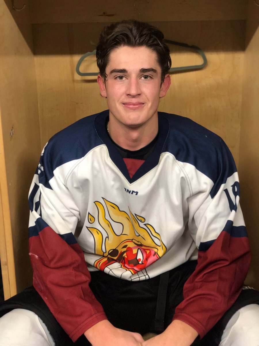 LoretteCometsJr's tweet photo. Comets defeat @XtremeJrHockey 4-2 in their first meeting since the cancelled 2020 @HTJHL finals.

Foreman of the game goes to rookie @blakenoble_ who sealed the game with his first goal as a Comet.

 @derikcook12 lead the team with 2 goals 2 assists on the night

#ratherbeacomet https://t.co/1B1sdqCqID