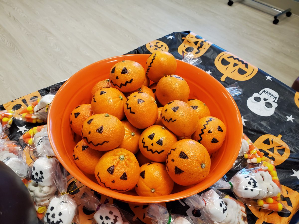 TxTeamRehab's tweet photo. Our team at Somerby Sandy Springs is getting into the Halloween spirit with their Halloween cart for residents!
#txteam #halloween2020 #healthcareheroes https://t.co/ktJPLVimC8