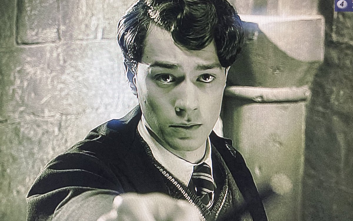 トナカイ 鹿肉食べました トム リドルの声 なんか裏切りそうな声ダナァ すっとぼけ T Co Je9m1od0cu Twitter