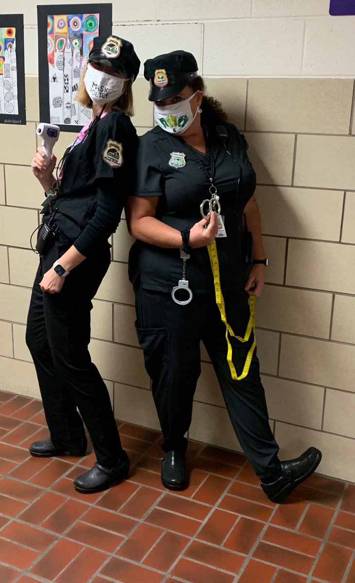 Sheriff Nurse D and her trusty Deputy are rockin it at Greene today as the Social distance and mask police!! 👮‍♀️ 🎃@EHGreeneSchool <a href="/EHGNurse/">Laurie Dobrowolski</a> <a href="/SycamoreSchools/">Sycamore Schools</a>