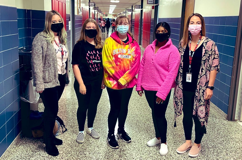 ITHSCLASSOF23's tweet photo. #RedRibbonWeek On Friday’s we wear Pink! https://t.co/hqVk2g9Lt6