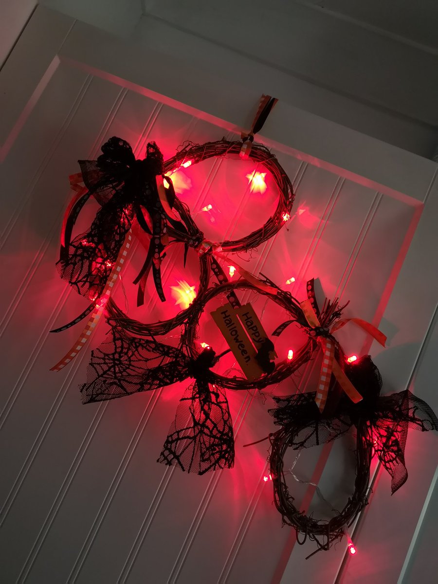 JessicaMaryB's tweet photo. A bit of Halloween fun on a Friday... I know trick or treating isn't really allowed this year but I've made the below treat box to pop on our doorstep 🦇👻🎃! #halloweencraft #halloweenwreath https://t.co/XtRwOx8Bfz