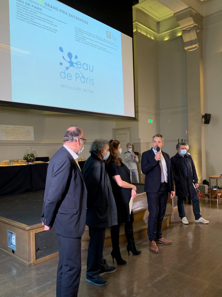 eaudeparis's tweet photo. #EauDeParis fière et heureuse d'avoir reçu le 29 octobre le grand prix " Entreprise publique" du concours du #GesteDOr dans la catégorie "Eau" ! 💧 🏆
➡️ https://t.co/NSNY3FsluS https://t.co/bg6vuVbvjz