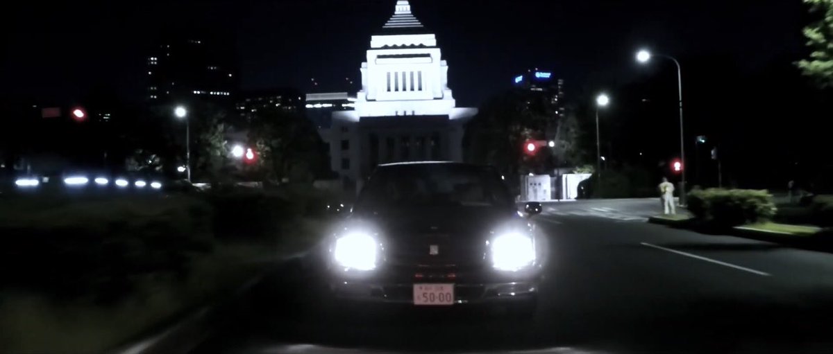 studio_cave's tweet photo. 銃乱射！連続爆破テロ！
無差別殺人を繰り返すテロ組織vs.警視庁vs.謎の美少女！！！
やりすぎテンコ盛りな銃撃戦！登場人物140人以上！
これが自主制作ってスゲェ！！！！
製作陣の物凄い熱量が伝わってくる。自主映画やってる人は見るべき傑作！！
『ディープロジック』
https://t.co/oGbxOJcpli https://t.co/GDoKgpZt5k