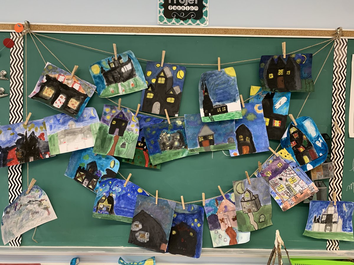 CapitaineRFR's tweet photo. Maison hantée à la nuit étoilée de Van Gogh. #5eLC #LaurierCarrière #art #Halloween2020 👻🎃 https://t.co/jnBwwfhvTq